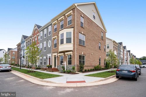 5250 Ridgeview Retreat Dr, CHANTILLY, VA, 20151-4029 | Card Image