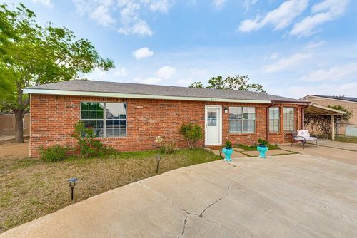 1609 E Pecan Ave, Midland, TX, 79705-6934 | Card Image