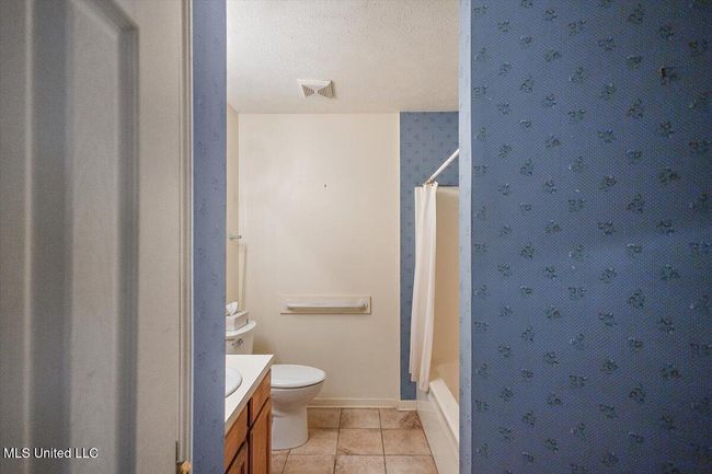 GUEST BATHROOM | Image 17