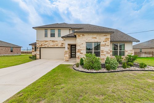 109 Willow Oak Trl, Floresville, TX, 78114-0075 | Card Image