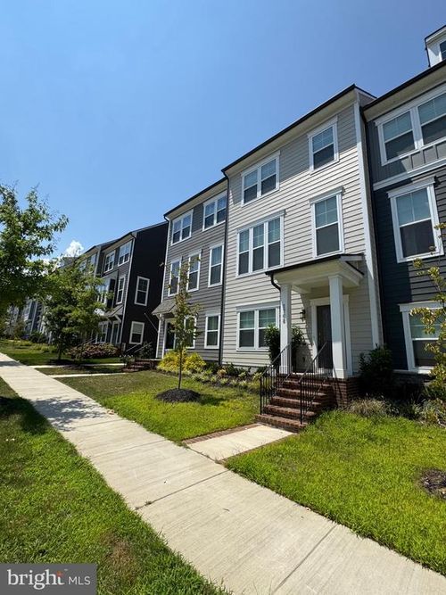 1768 Hickory Woods Rd, DUMFRIES, VA, 22026-2989 | Card Image