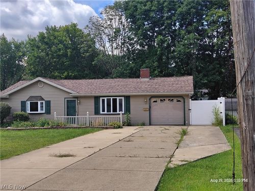 2822 Redgate Ln, Youngstown, OH, 44511-1928 | Card Image