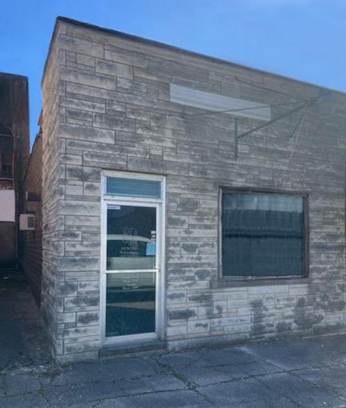 105 W Olive St, Bridgeport, IL, 62417-1529 | Card Image