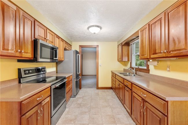 207 Shaffer Ave, House other with 3 bedrooms, 2 bathrooms and 2 parking in Elizabeth PA | Image 9