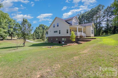 556 Peaceful Creek Dr, York, SC, 29745-6389 | Card Image