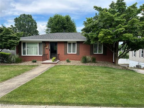 126 S Crown Hill Rd, Orrville, OH, 44667-1326 | Card Image