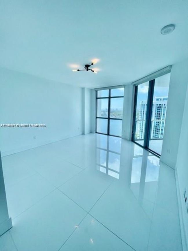 APT-2305 - 17301 Biscayne Blvd, Condo with 2 bedrooms, 3 bathrooms and null parking in Aventura FL | Image 14