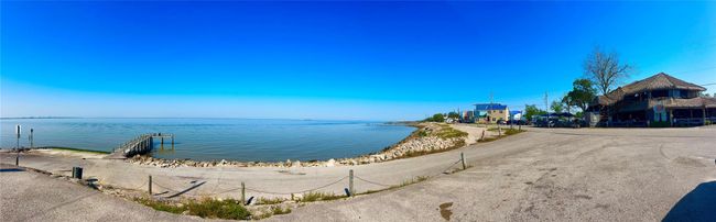 Boat ramp, fishing pier & Noah's Ark Restuarant | Image 5