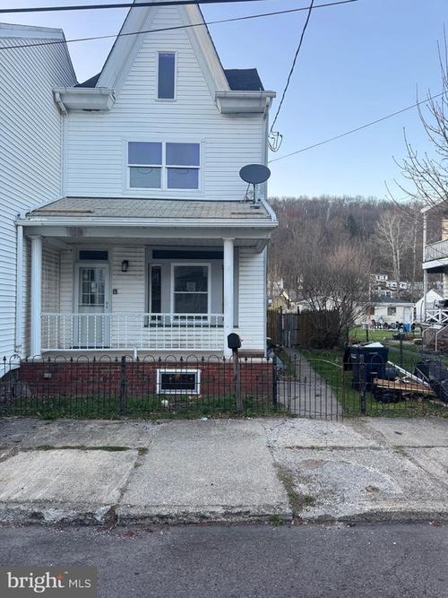 204 B St, GIRARDVILLE, PA, 17935-1412 | Card Image