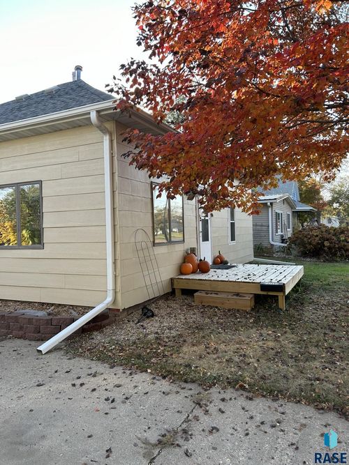 910 Se 4th St Street, Pipestone, MN, 56164 | Card Image