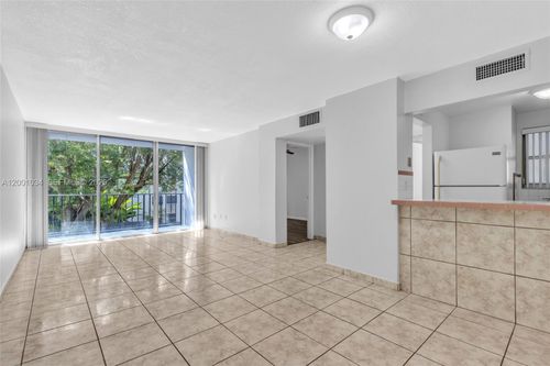 210-210 Fontainebleau Blvd, Miami, FL, 33172-4570 | Card Image