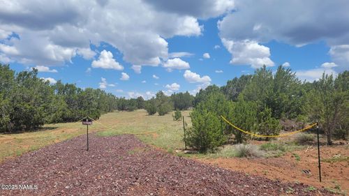 393 E Greenbriar Dr, Williams, AZ, 86046-8924 | Card Image