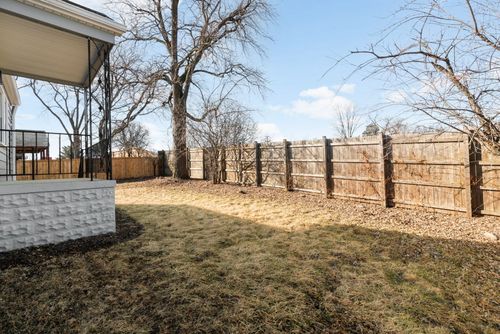 9048 Oneill Dr, Burr Ridge, IL, 60527-6205 | Card Image