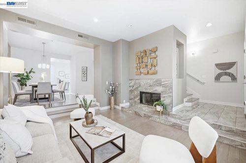 15-433 Camille Cir, San Jose, CA, 95134-2476 | Card Image