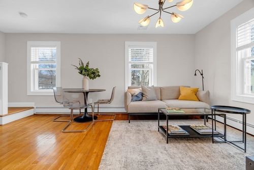 35-35 Boulevard Rd, Arlington, MA, 02474-8707 | Card Image