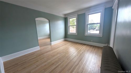 2nd-floor-632 Middle Neck Rd, Great Neck, NY, 11023-1217 | Card Image