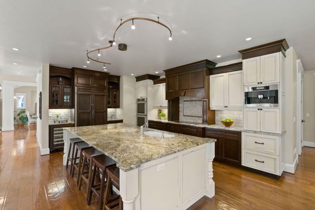 Kitchen | Image 12