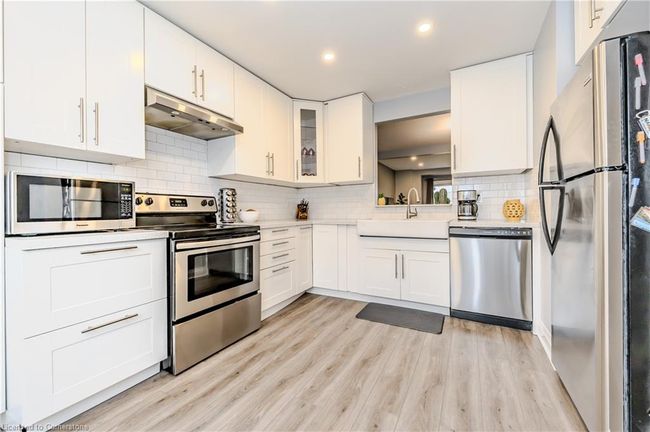 34 - 26 Poplar Dr, Townhouse with 3 bedrooms, 1 bathrooms and 1 parking in Cambridge ON | Image 9