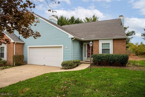 2155 Abbey Rd, Akron, OH, 44312-2282 | Card Image