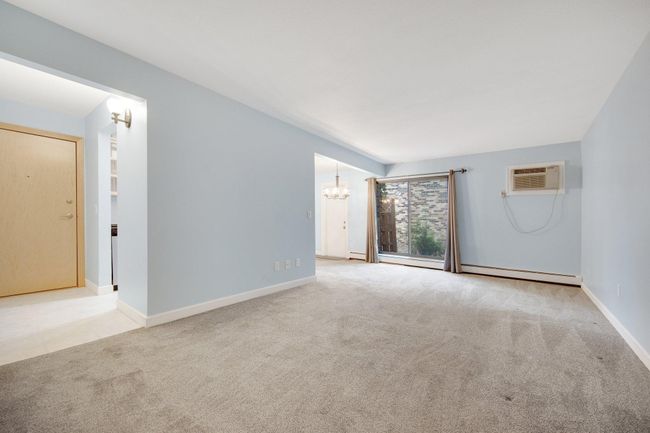 APT-4 - 4584 Cedar Lake Rd S, Condo with 2 bedrooms, 1 bathrooms and null parking in Saint Louis Park MN | Image 4
