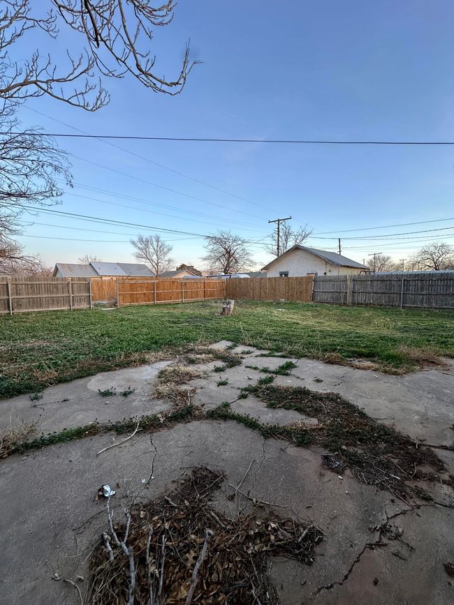 740 S 11 Th St, House other with 4 bedrooms, 2 bathrooms and null parking in Slaton TX | Image 24