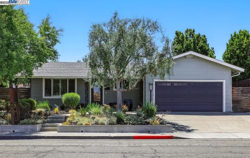 3676 Vineyard Ave, Pleasanton, CA, 94566-6837 | Card Image