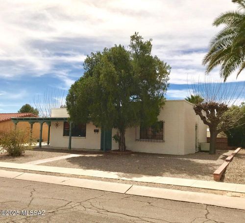 114 E Verde Vis, Green Valley, AZ, 85614-2432 | Card Image