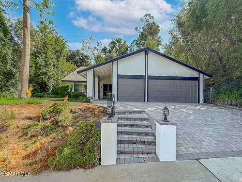 3936 United Rd, Agoura Hills, CA, 91301-3627 | Card Image