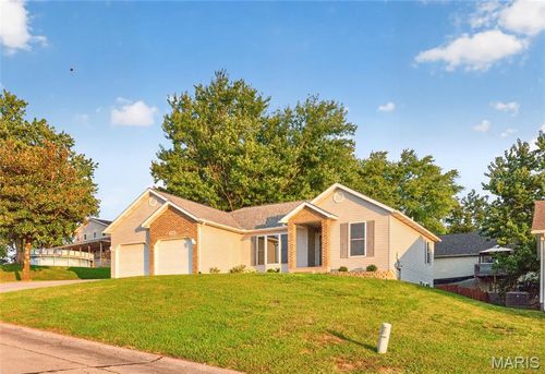 1052 Birdie Ln, Jackson, MO, 63755-3268 | Card Image