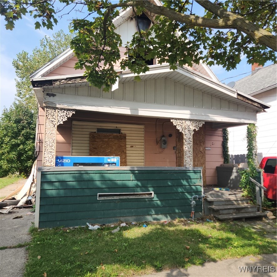 Deshler St, Buffalo, NY 14212
