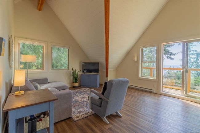 2nd Floor Family Room | Image 10