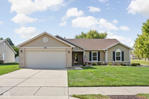 984 N Mill Run Blvd, Greenfield, IN, 46140-2821 | Card Image