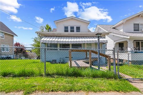 1365 Orchard Ave, New Kensington, PA, 15068-5525 | Card Image