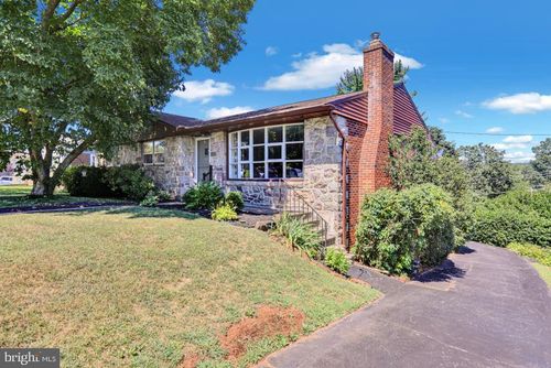 4621 Hillside Rd, READING, PA, 19606-3341 | Card Image