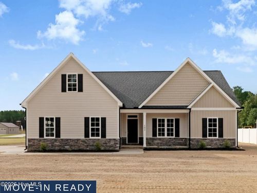 102 Chester Pl, Pikeville, NC, 27863-8143 | Card Image