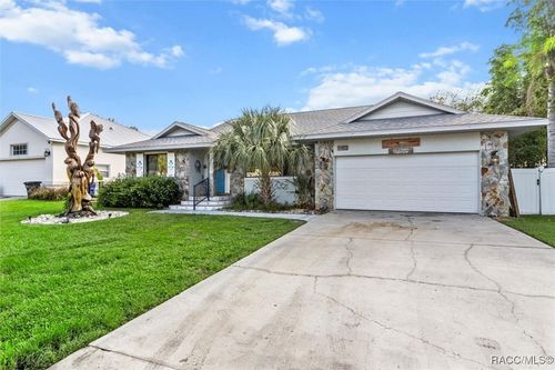 1107 Se 4th Ave, Crystal River, FL, 34429-4924 | Card Image