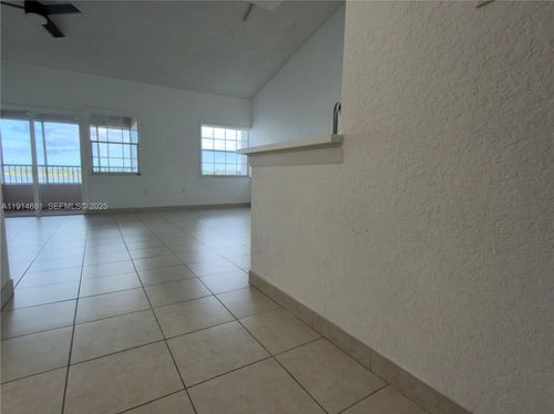 apt-304-2803 N Oakland Forest Dr, Oakland Park, FL, 33309-6437 | Card Image