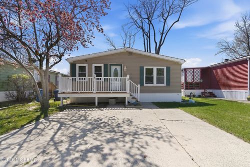 8 Longfellow Road, North Brunswick, NJ, 08902 | Card Image