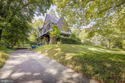 8202 Fairview Rd, ELKINS PARK, PA, 19027-2119 | Card Image