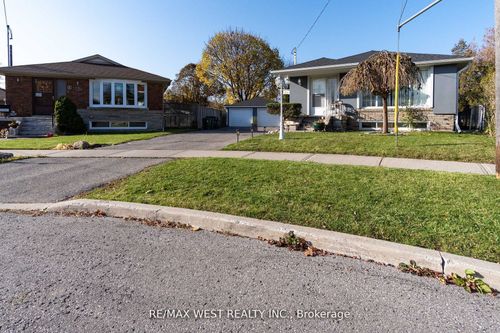 10 Pastrano Crt, Scarborough, ON, M1M1X1 | Card Image