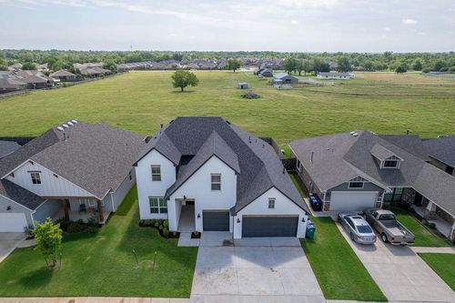800 Firefork Avenue, Yukon, OK, 73099 | Card Image