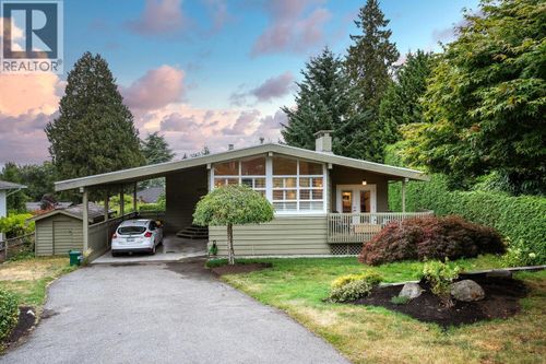 4975 Weaver Dr, Delta, BC, V4M1R5 | Card Image