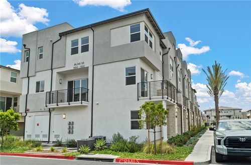 1302 W Bushell St, Anaheim, CA, 92805-6582 | Card Image