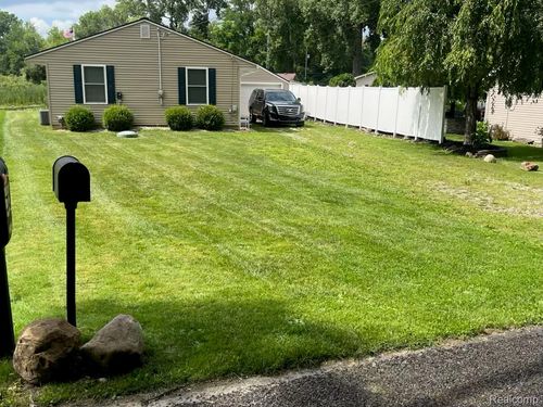 4202 Ray Mar Ct, Onsted, MI, 49265-9735 | Card Image