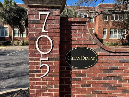 705 Maple St, Columbia, SC, 29205-1752 | Card Image