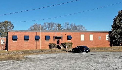 1495 N Main Street, Hendersonville, NC, 28792 | Card Image