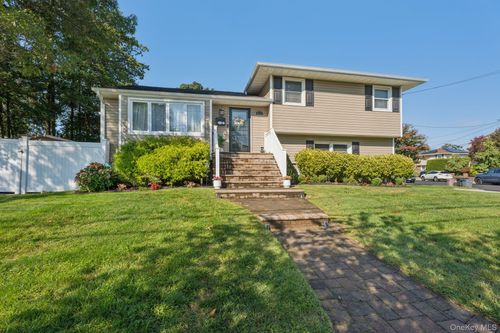 1532 Peapond Rd, North Bellmore, NY, 11710-2925 | Card Image