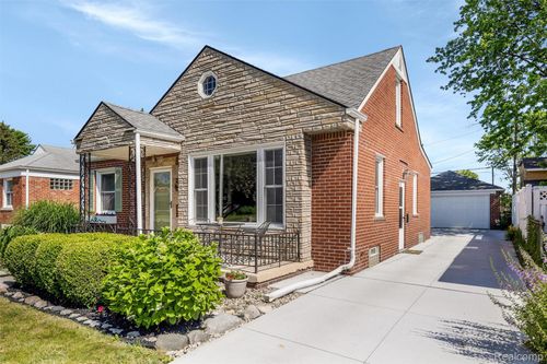 8123 Mckinley, Center Line, MI, 48015-1653 | Card Image