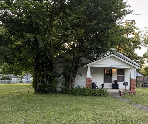 405 S Thompson St, Vinita, OK, 74301-4153 | Card Image