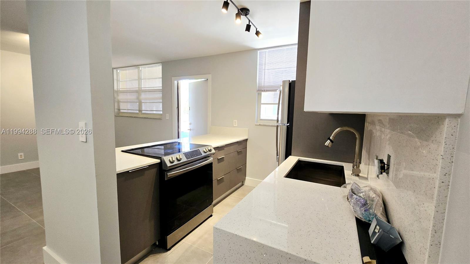 Residential Lease in Hollywood 5